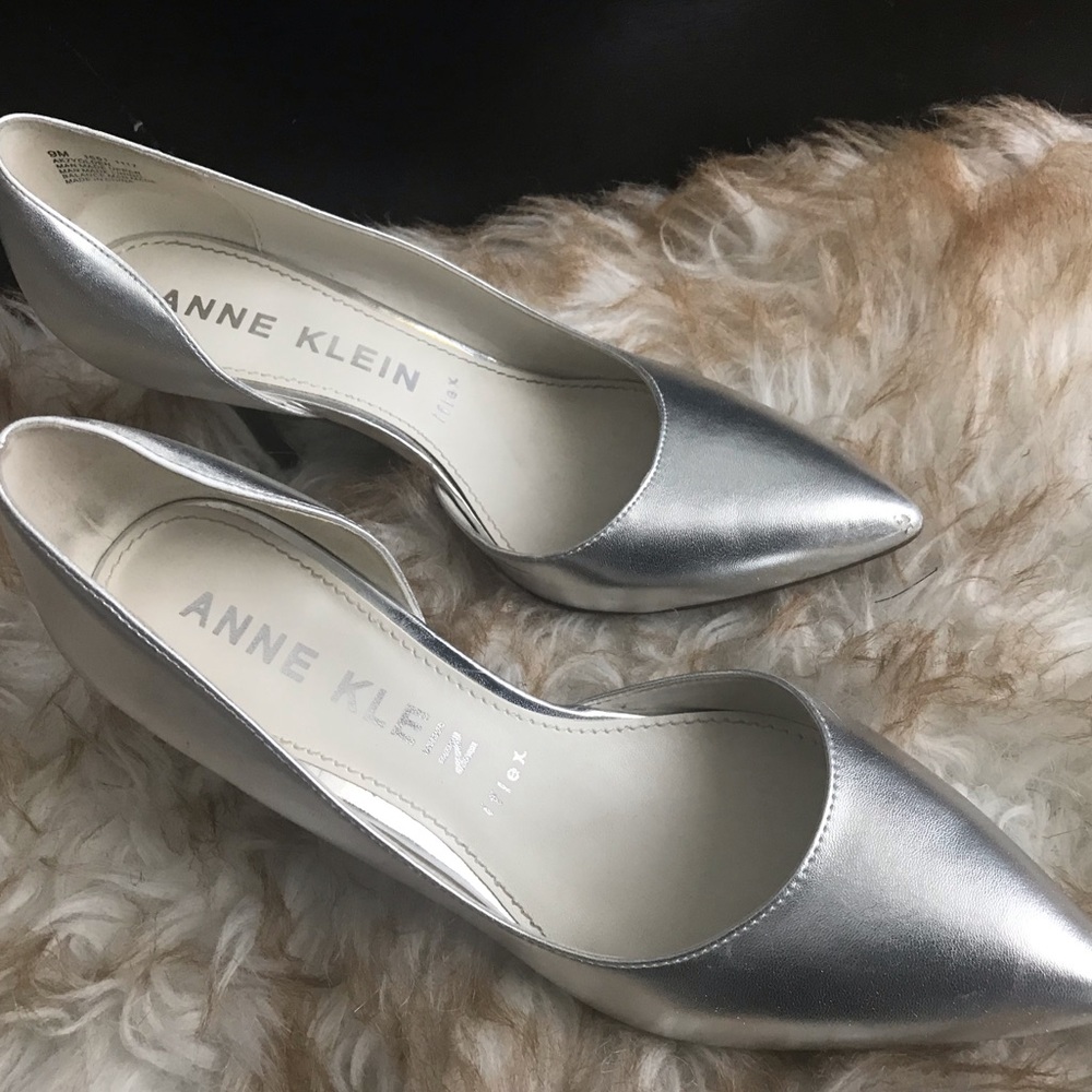 Silver Anne Klein shoes - Size 9